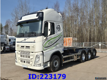 Грузовик-контейнеровоз/ Сменный кузов VOLVO FH13 540