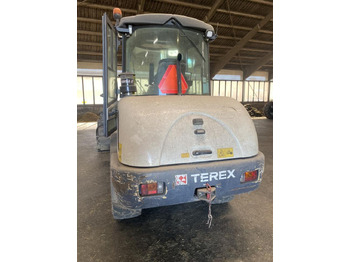 Компактный фронтальный погрузчик Terex TL65: фото 2