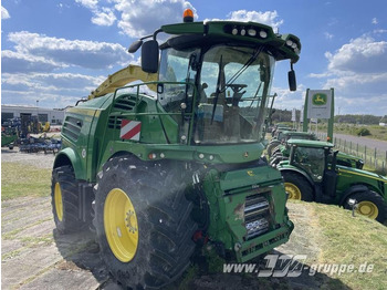 Кормоуборочный комбайн JOHN DEERE 8400