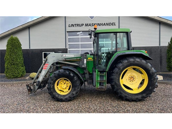 Трактор JOHN DEERE