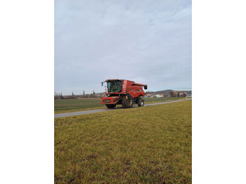 Зерноуборочный комбайн CASE IH Axial-Flow