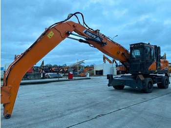 Колёсный экскаватор DOOSAN