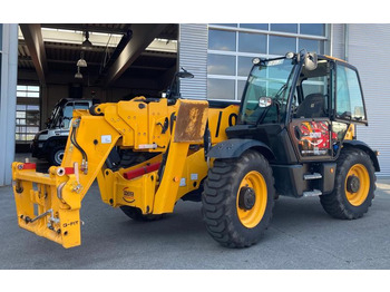 Телескопический погрузчик JCB