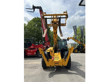 Телескопический погрузчик JCB