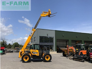 Телескопический погрузчик JCB