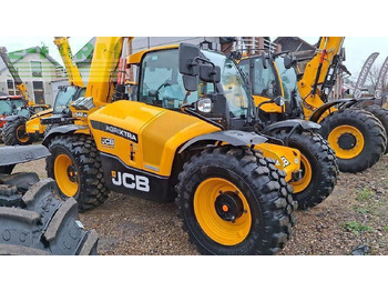 Колёсный погрузчик JCB