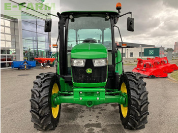 Трактор John Deere 5067E: фото 3