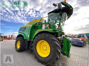 Кормоуборочный комбайн JOHN DEERE 8400