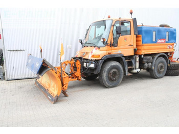 Снегоуборочная машина UNIMOG U400