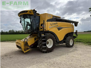 Зерноуборочный комбайн NEW HOLLAND CX series