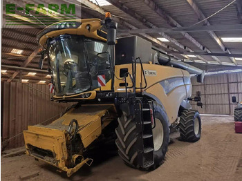 Зерноуборочный комбайн NEW HOLLAND CX series