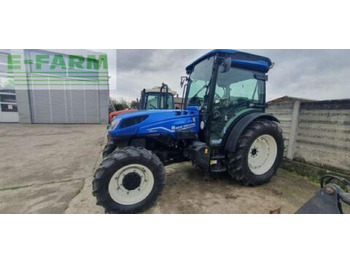 Трактор NEW HOLLAND T4