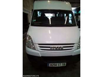 Пригородный автобус IVECO A65C18: фото 1