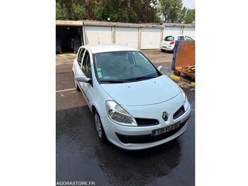 Хэтчбек RENAULT
