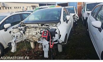 Хэтчбек RENAULT