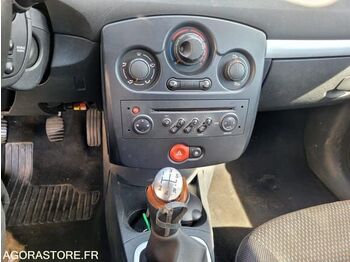 Хэтчбек Renault CLIO: фото 3 Хэтчбек Renault CLIO: фото 3