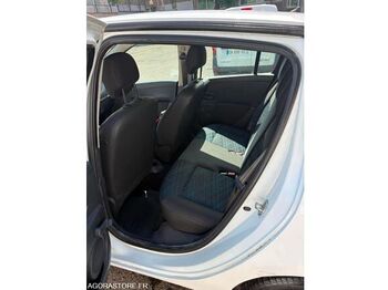 Хэтчбек Renault CLIO: фото 3 Хэтчбек Renault CLIO: фото 3