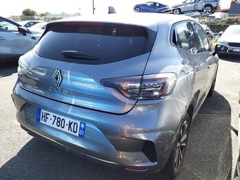 Хэтчбек Renault CLIO: фото 2 Хэтчбек Renault CLIO: фото 2