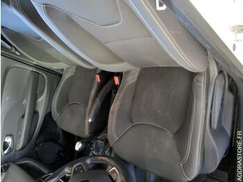 Хэтчбек Renault CLIO: фото 4 Хэтчбек Renault CLIO: фото 4