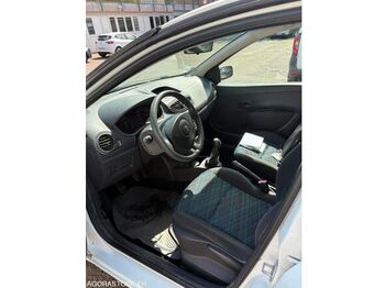 Хэтчбек Renault CLIO: фото 2 Хэтчбек Renault CLIO: фото 2