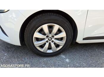 Хэтчбек Renault CLIO: фото 3 Хэтчбек Renault CLIO: фото 3