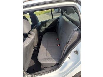 Хэтчбек Renault CLIO: фото 5 Хэтчбек Renault CLIO: фото 5