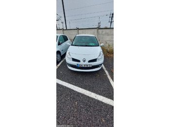 Легковой автомобиль RENAULT