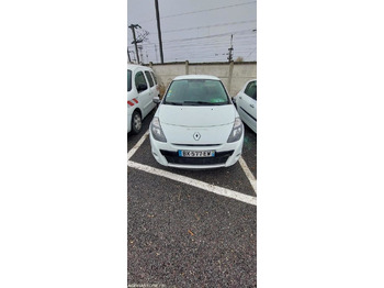 Легковой автомобиль RENAULT