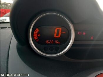 Хэтчбек Renault TWINGO: фото 4 Хэтчбек Renault TWINGO: фото 4