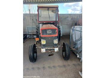 Трактор MASSEY FERGUSON 100 series