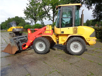 Колёсный погрузчик VOLVO L30