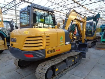 Гусеничный экскаватор XCMG XE60DA