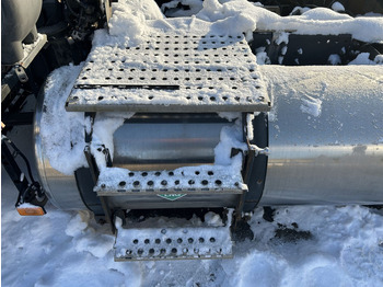 Топливный бак для Грузовиков Volvo: фото 3 Топливный бак для Грузовиков Volvo: фото 3