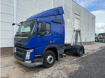 Тягач VOLVO FM 330