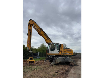 Колёсный экскаватор LIEBHERR A 924