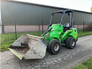 Колёсный погрузчик AVANT