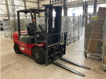 Вилочный погрузчик