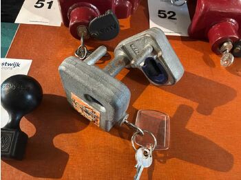 Прицеп WINTERHOFF ROBSTOP WS 3000 PLUS HITCH LOCK: фото 2 Прицеп WINTERHOFF ROBSTOP WS 3000 PLUS HITCH LOCK: фото 2