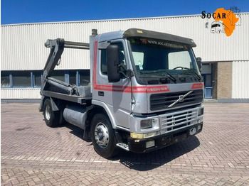Грузовик-контейнеровоз/ Сменный кузов VOLVO FM