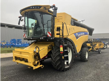 Зерноуборочный комбайн NEW HOLLAND CX series