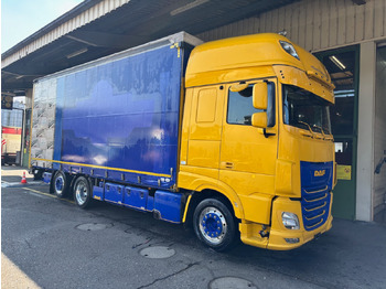 Тентованный грузовик DAF XF 530