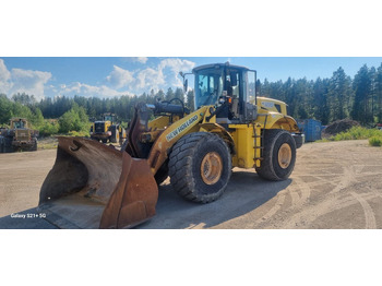 Колёсный погрузчик NEW HOLLAND W270