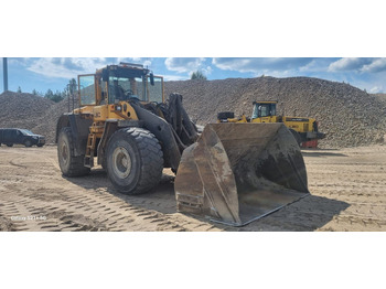 Колёсный погрузчик VOLVO L220E