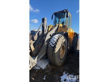 Колёсный погрузчик VOLVO L120