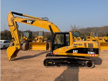 Гусеничный экскаватор CATERPILLAR 320CL
