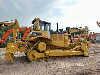 Бульдозер CAT D7R: фото 3 Бульдозер CAT D7R: фото 3