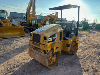 Каток CATERPILLAR CB24B: фото 3 Каток CATERPILLAR CB24B: фото 3