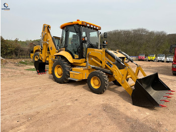 Экскаватор-погрузчик JCB 3CX
