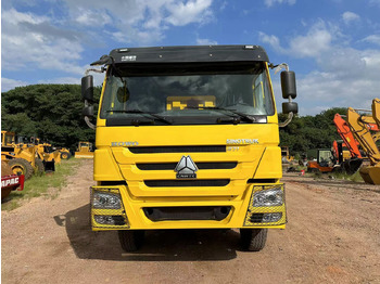 Самосвал SINOTRUK HOWO