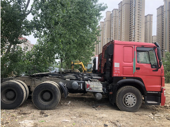 Тягач HOWO HOWO Tractor Units: фото 1